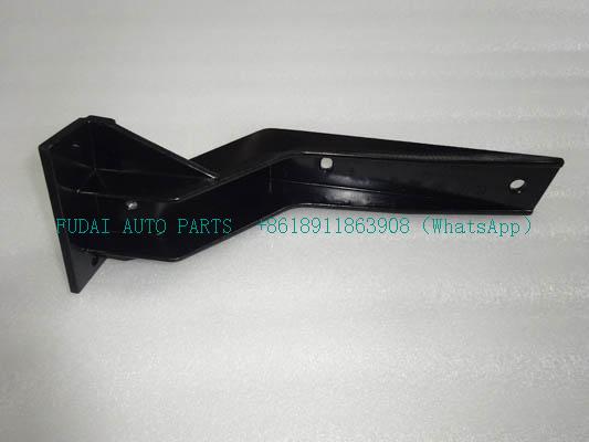 H4507020500A0为欧曼卡车左侧导流板上支架.jpg