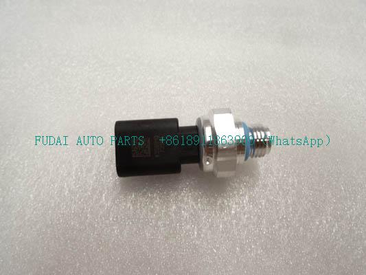 4358810为欧曼卡车压力传感器.jpg