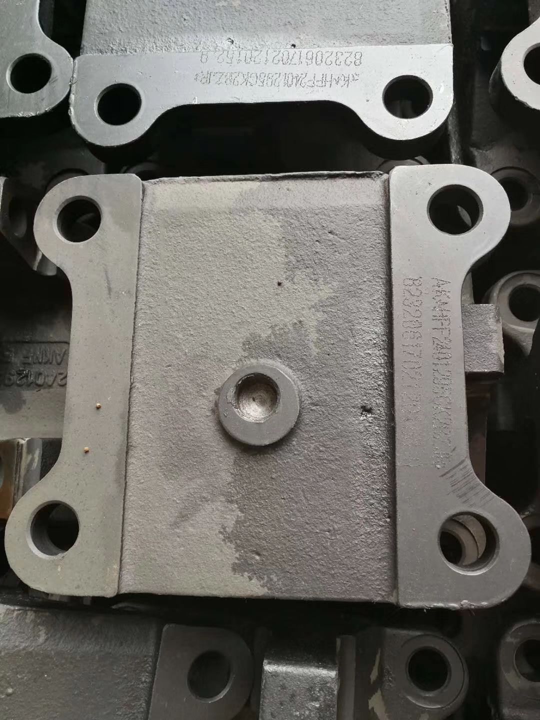 欧曼汽车车桥安凯/三环/青特等配件实图